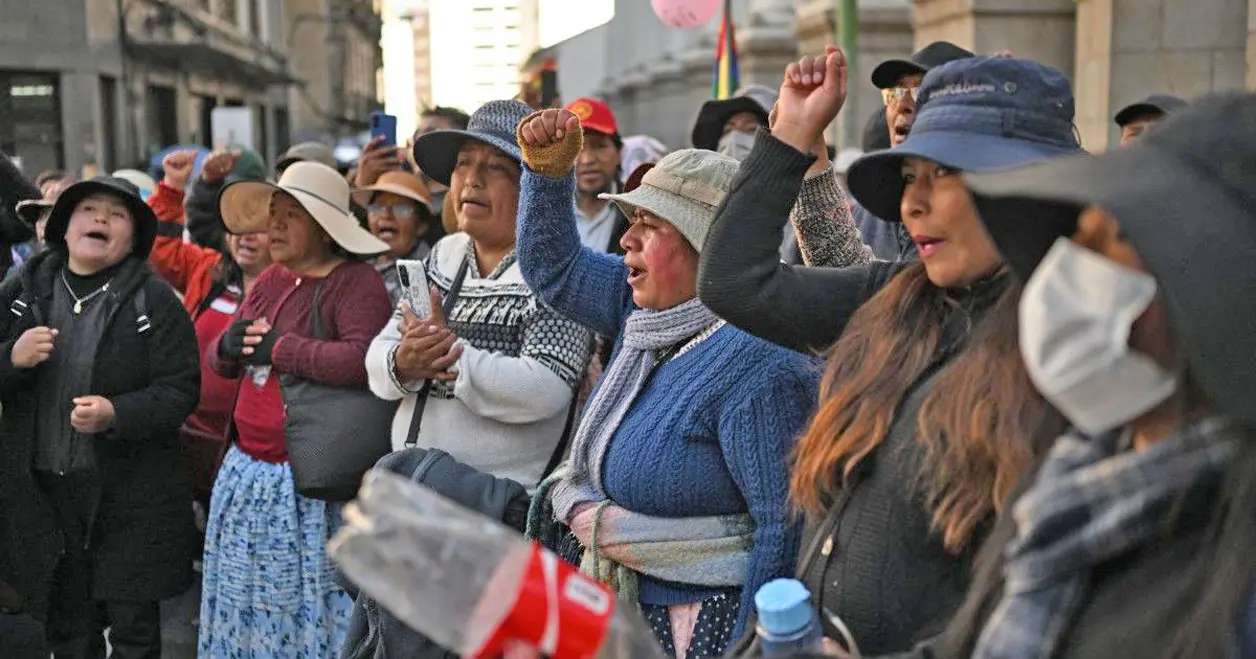 Acusan intentos de derrocar al gobierno de Bolivia