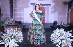 Vestida de Chiapas, tejida de valent&iacute;a