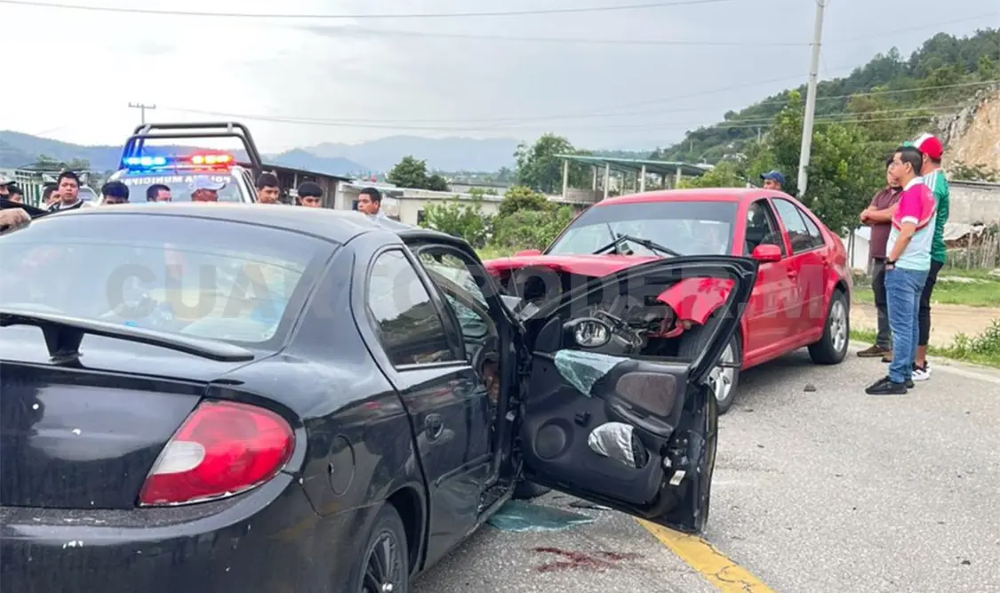 El choque se dio en el kilómetro 122+800 de la vía federal 190, cerca de la cabecera municipal de Amatenango. Juan Orel / CP