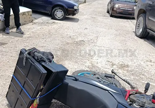 Choca cuando apenas sal&iacute;a de su vivienda