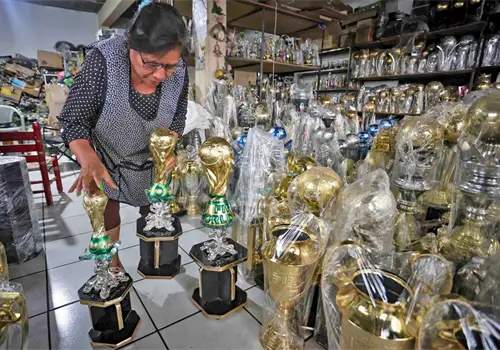 El arte de hacer trofeos sigue vigente