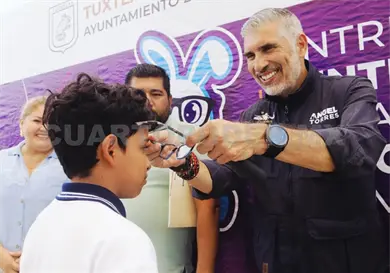 M&aacute;s de 4 mil 600 lentes entregados: Torres