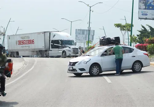 Afecta al transporte bloqueo magisterial