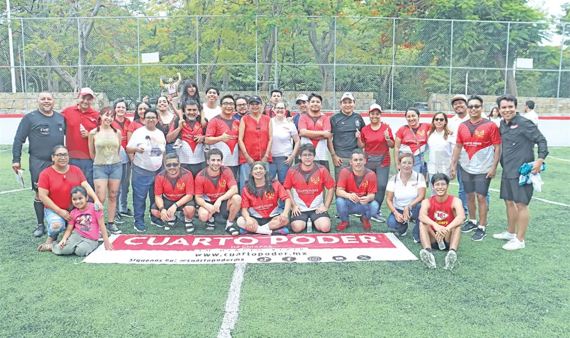 Gran festejo deportivo para el “Cuarto Poder”, esta vez haciendo rodar la pelota y viviendo la fiebre mundialista. Samuel Meneses/CP