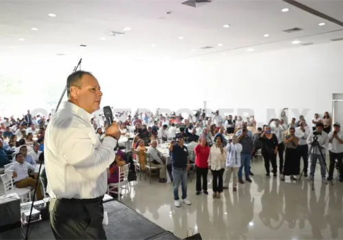 Reconocen a periodistas por su compromiso