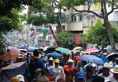 Protestas son un "foco  rojo" econ&oacute;mico