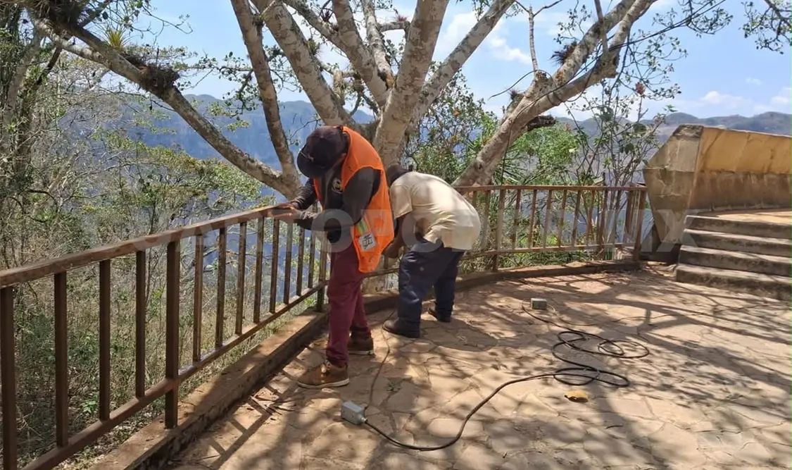 Segundo Guillén informó que la remodelación del mirador Los Chiapa está materialmente concluida. CP