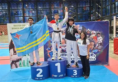 Villalobos conquista oro en Colombia
