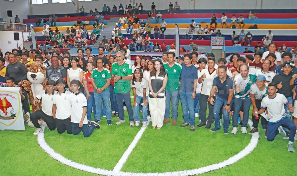 Autoridades municipales y deportivas encabezaron la ceremonia de inauguración del Mundialito InterPrepas 2026. Samuel Meneses/CP