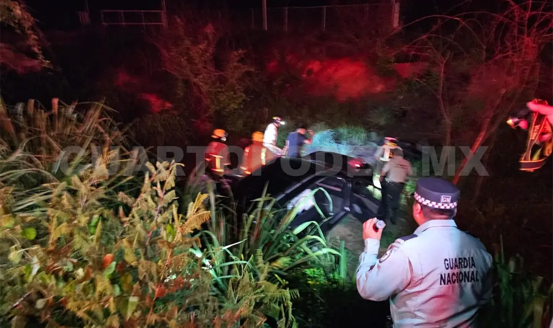 Se desbarrancaron debido a que el conductor perdió el control del volante, presuntamente por una falla mecánica o una distracción. Osman Toledo / CP
