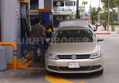 Realizan compras de p&aacute;nico de gasolina