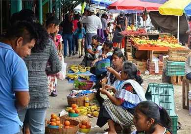 Denuncian despojos y presuntas extorsiones