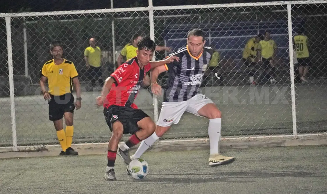 14 de Marzo (Grupo Constructor) y Petardos 2.0 Futbol Club protagonizarán la gran final del Torneo Nocturno Libre de la Liga Palapa Fut 7. Alan Pola/CP