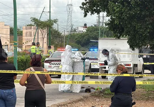 Unidad de carga aplasta y mata a adulto mayor