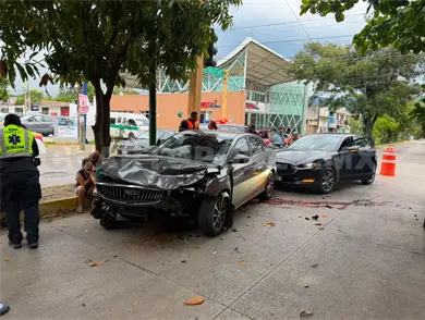 Semaforazo salda con lesionados Semaforazo salda con lesionados