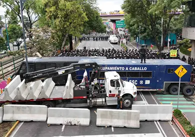 Impiden a la CNTE llegar a estadio CDMX Impiden a la CNTE llegar a estadio CDMX