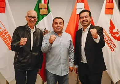 Arropan a Erubiel Alonso en su incorporación a MC Arropan a Erubiel Alonso en su incorporación a MC
