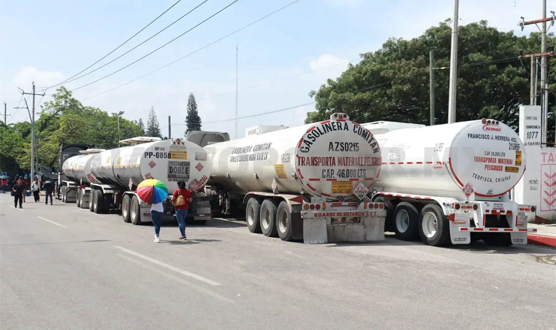 Colocaron cinta de precaución tras terminar el combustible. Carlos López / CP