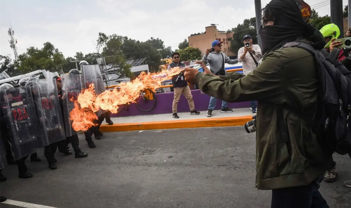 Autoridades realizaron la detención de al menos tres personas tras los hechos. Cortesía