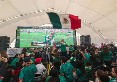 Familias acuden al centro para ver el Mundial Familias acuden al centro para ver el Mundial