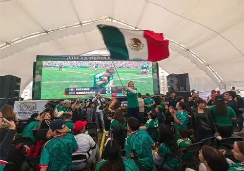 Familias acuden al centro para ver el Mundial Familias acuden al centro para ver el Mundial