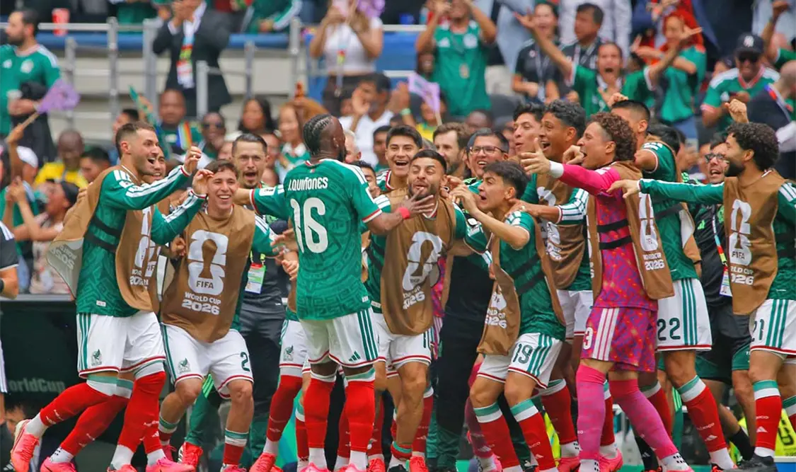 México abre con una gris victoria sobre Sudáfrica