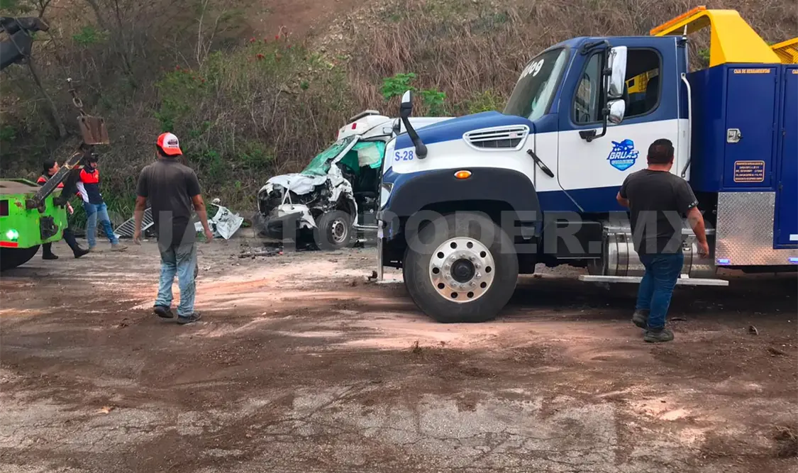 Un accidente carretero dejó como saldo a cuatro lesionados. Ulises Villalobos / CP