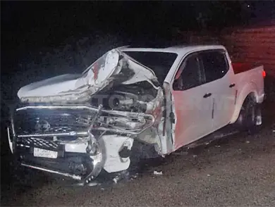 Encontronazo entre colectivo y camioneta