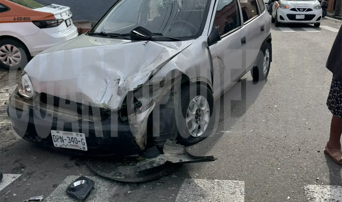 Pick up se estampa contra un compacto