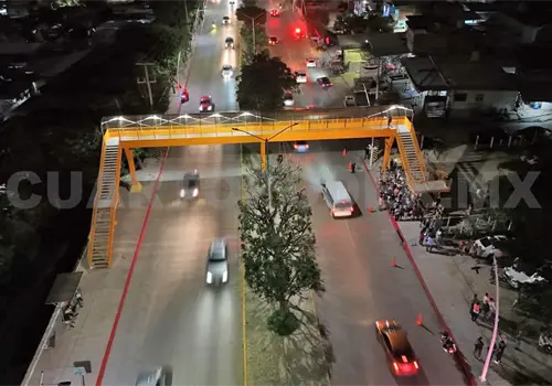Entregan puente peatonal en libramiento Sur