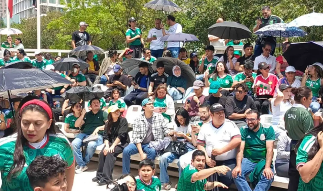Miles de personas asistieron a ver el primer encuentro de la escuadra mexicana. Cortesía