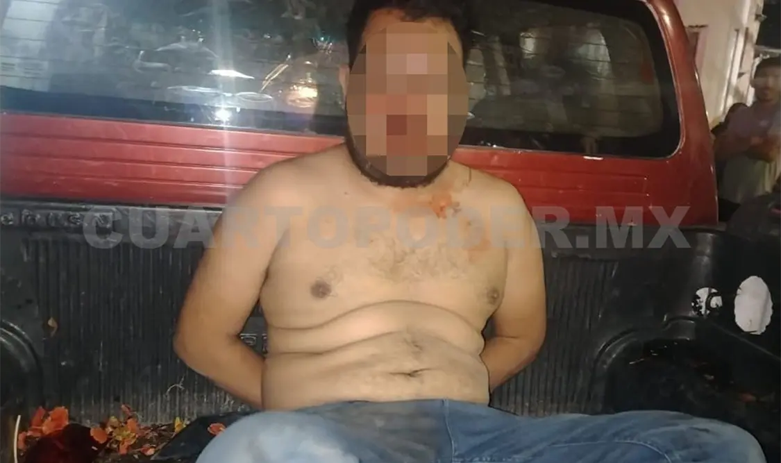 El automovilista presuntamente estaba ebrio. Faltó poco para que lo lincharan a golpes. Ulises Villalobos / CP