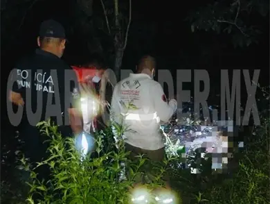 Localizan a hombre arrastrado por r&iacute;o