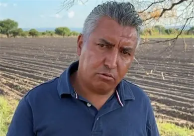 Alcalde es exhibido consumiendo alcohol Alcalde es exhibido consumiendo alcohol
