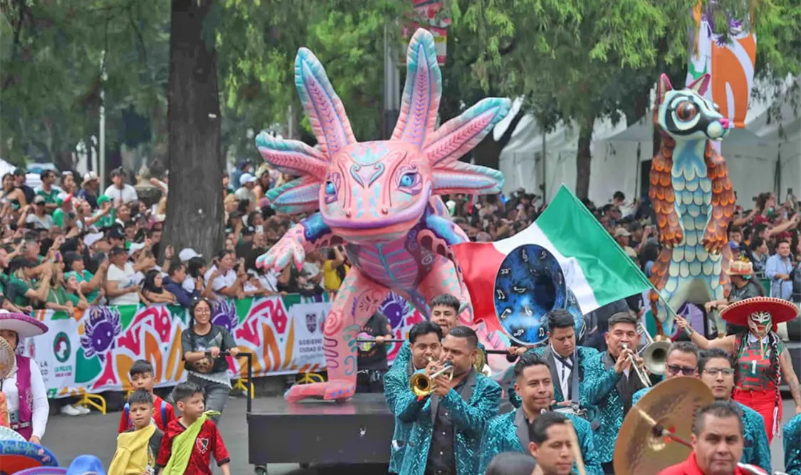 Realizan Desfile Mundialista en Paseo de la Reforma