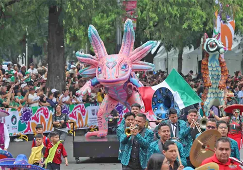 Realizan Desfile Mundialista en Paseo de la Reforma Realizan Desfile Mundialista en Paseo de la Reforma