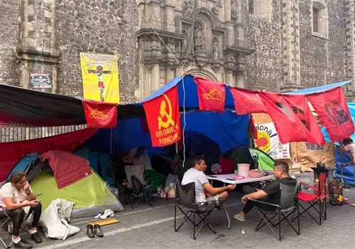 CNTE mantiene plantón en el centro de la CDMX CNTE mantiene plantón en el centro de la CDMX
