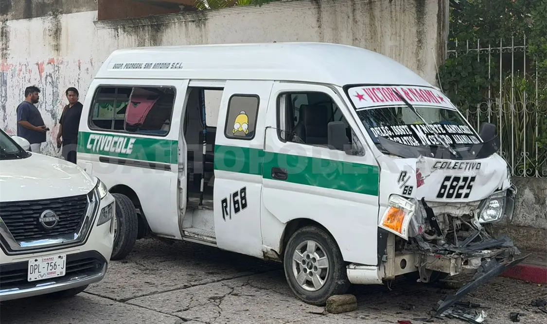 Una falla mecánica en el colectivo provocó el accidente múltiple. Ulises Villalobos / CP