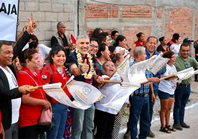 Ángel Torres cumple con calles en Las Brisas Loma Larga Ángel Torres cumple con calles en Las Brisas Loma Larga