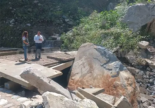 Derrumbes dañan línea de captación de agua en la ciudad Derrumbes dañan línea de captación de agua en la ciudad
