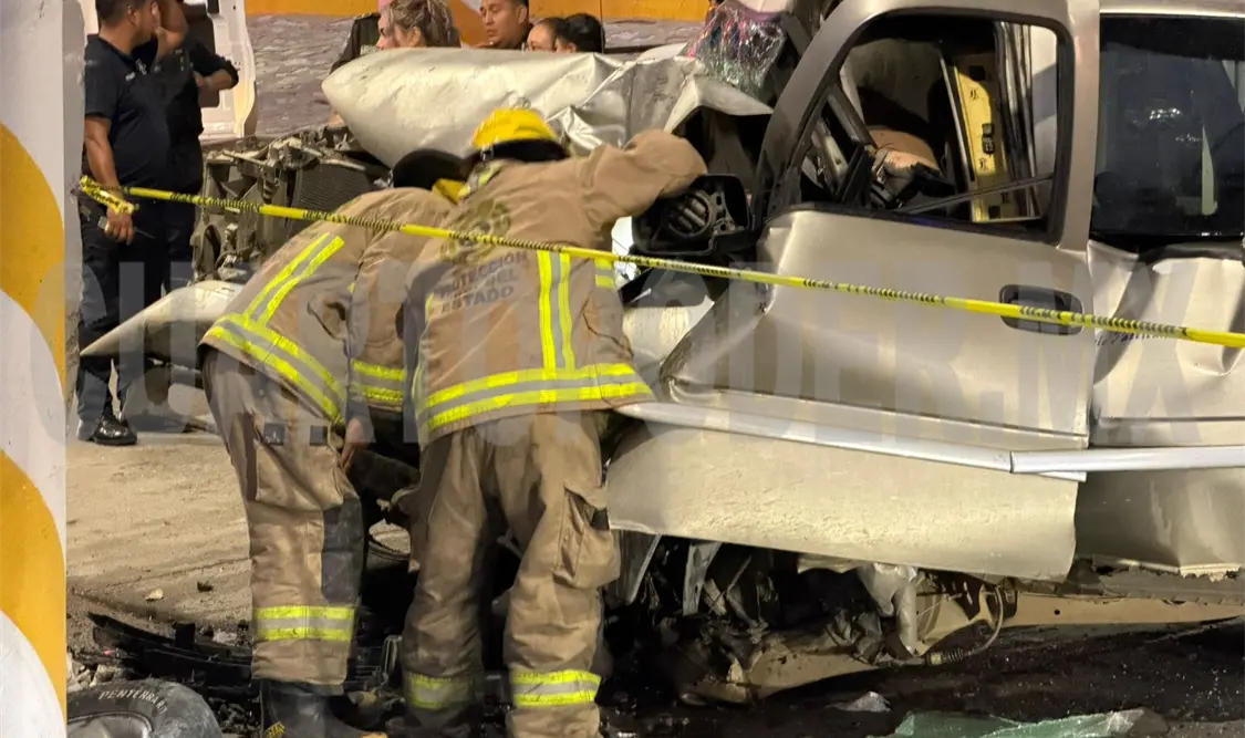Dormita al volante y se estampa en paredón
