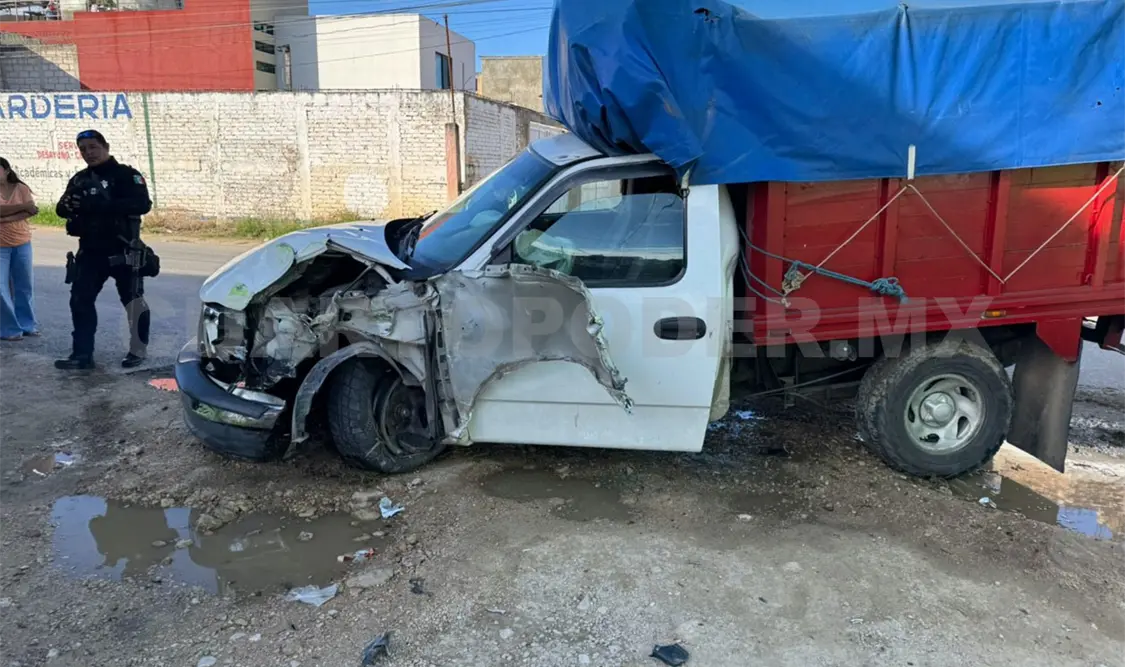 El choque movilizó a los cuerpos de emergencia y a Tránsito Municipal. Juan Orel / CP