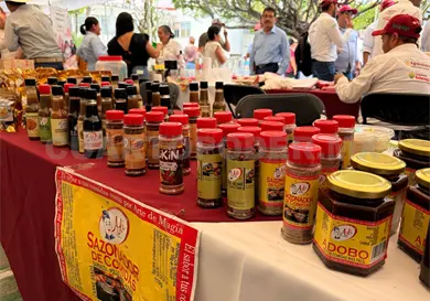 Realizan Tianguis Agropecuario