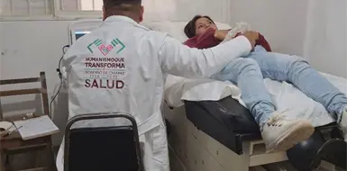 Brindan atención a mujeres embarazadas Brindan atención a mujeres embarazadas