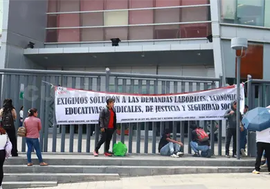 Piden a docentes no afectar m&aacute;s a los trabajadores