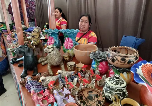 Econom&iacute;a y cultura fomentan con expo mercadito en Tuxtla