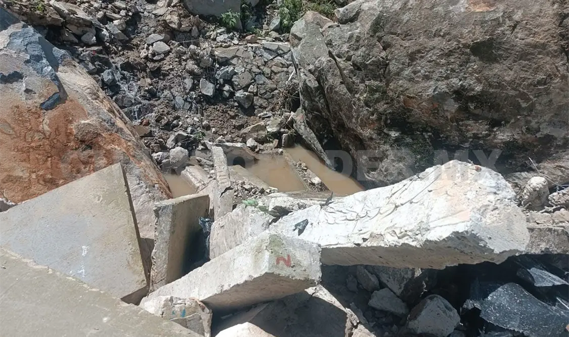 Las intensas lluvias provocaron derrumbes y corrientes de agua superficiales que afectaron la infraestructura hidráulica. Ramón García / CP