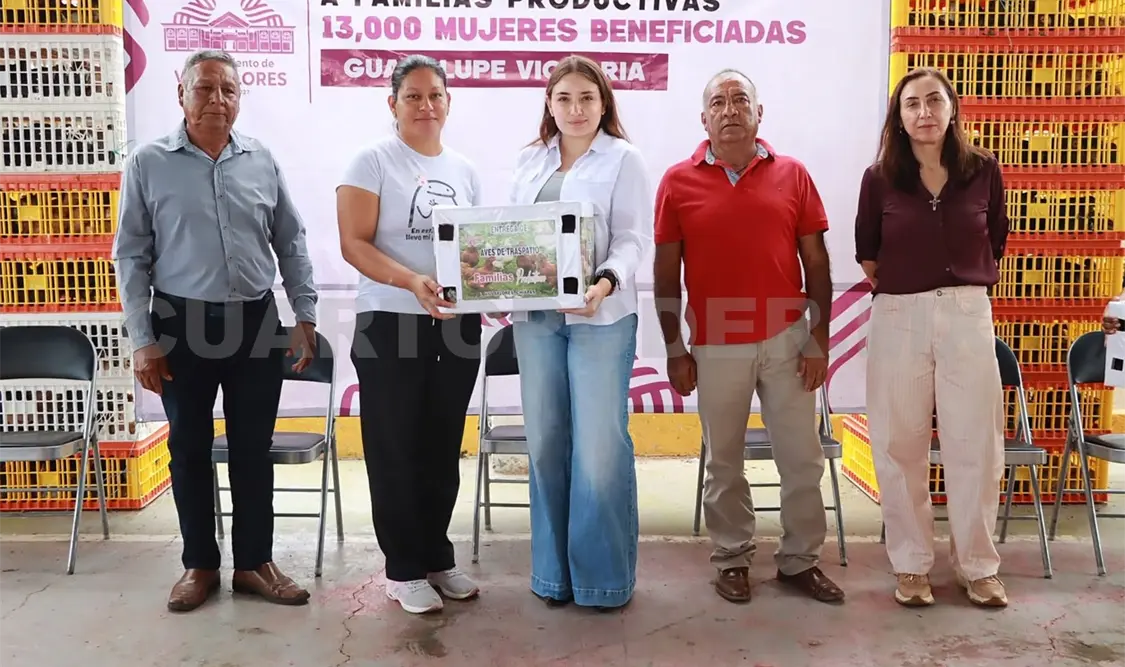 Valeria Rosales dio inicio a la entrega del Programa de Aves de Traspatio para Familias Productivas. Cortesía