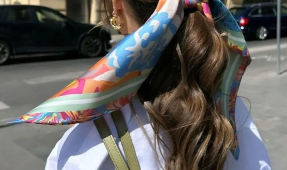 Como elevar tu outfit con un pañuelo