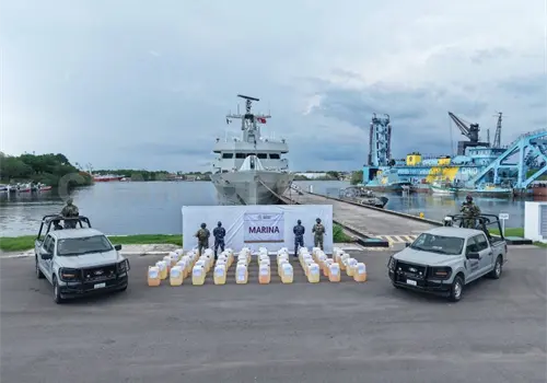 Aseguran gasolina en la barra Zacapulco